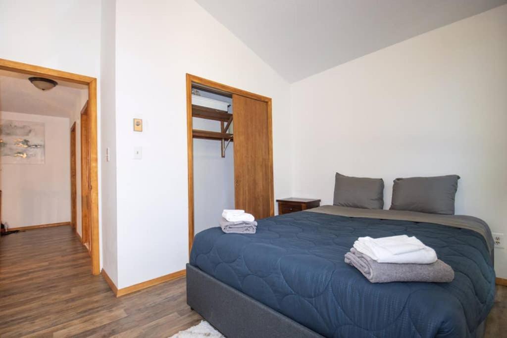 Entire 3 Bedroom Adventure Chalet, Near The Best Of The Poconos East Stroudsburg Eksteriør bilde