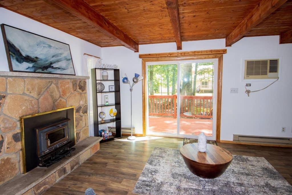 Entire 3 Bedroom Adventure Chalet, Near The Best Of The Poconos East Stroudsburg Eksteriør bilde