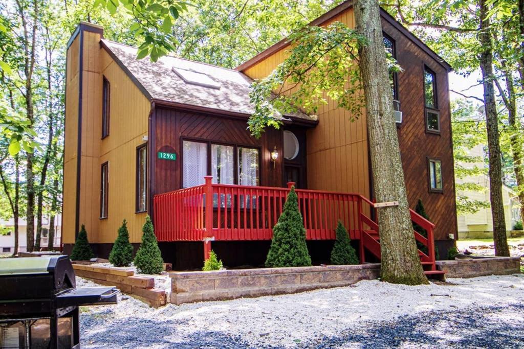 Entire 3 Bedroom Adventure Chalet, Near The Best Of The Poconos East Stroudsburg Eksteriør bilde