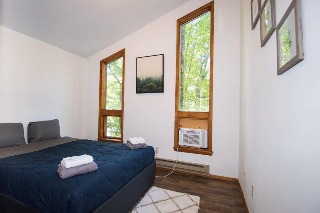 Entire 3 Bedroom Adventure Chalet, Near The Best Of The Poconos East Stroudsburg Eksteriør bilde