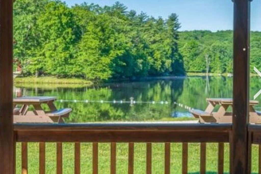 Entire 3 Bedroom Adventure Chalet, Near The Best Of The Poconos East Stroudsburg Eksteriør bilde