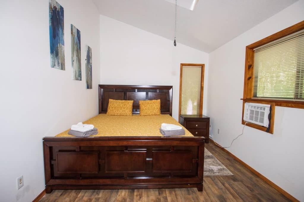 Entire 3 Bedroom Adventure Chalet, Near The Best Of The Poconos East Stroudsburg Eksteriør bilde